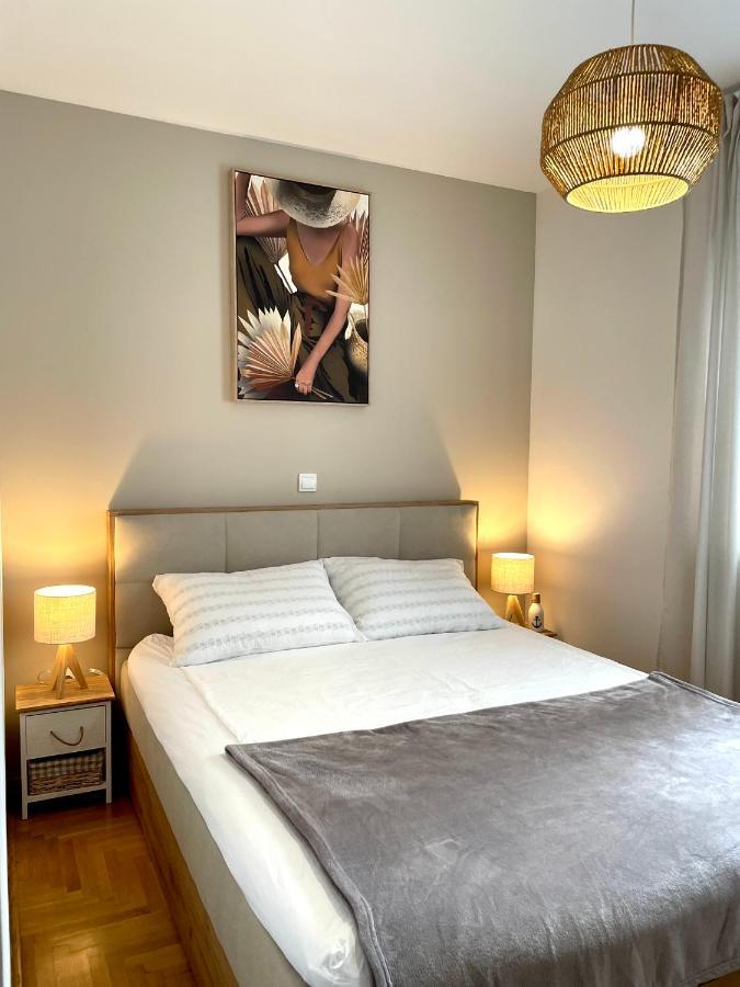 Apartment Dalmatino Baska Voda Bagian luar foto