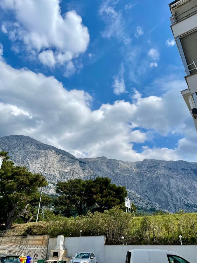 Apartment Dalmatino Baska Voda Bagian luar foto
