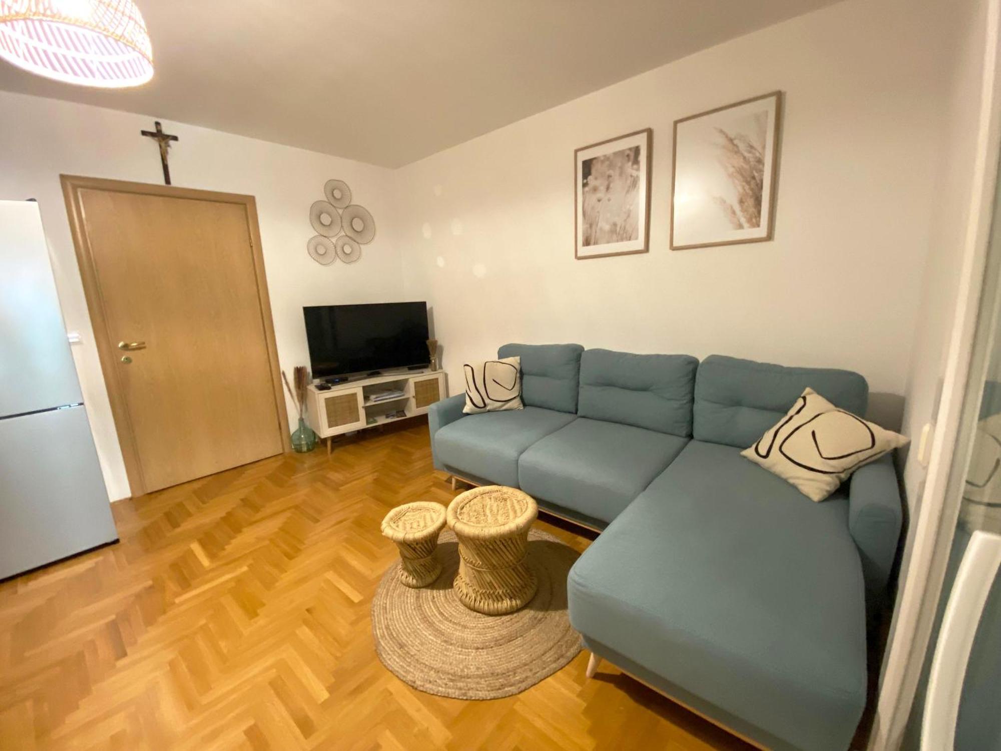 Apartment Dalmatino Baska Voda Bagian luar foto
